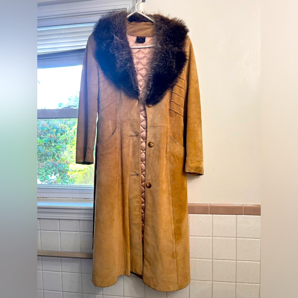 Gorgeous Opera Vintage Suede Coat
